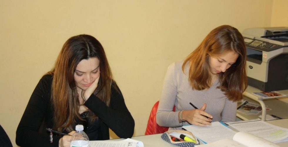 Students studying Italian at Parola school