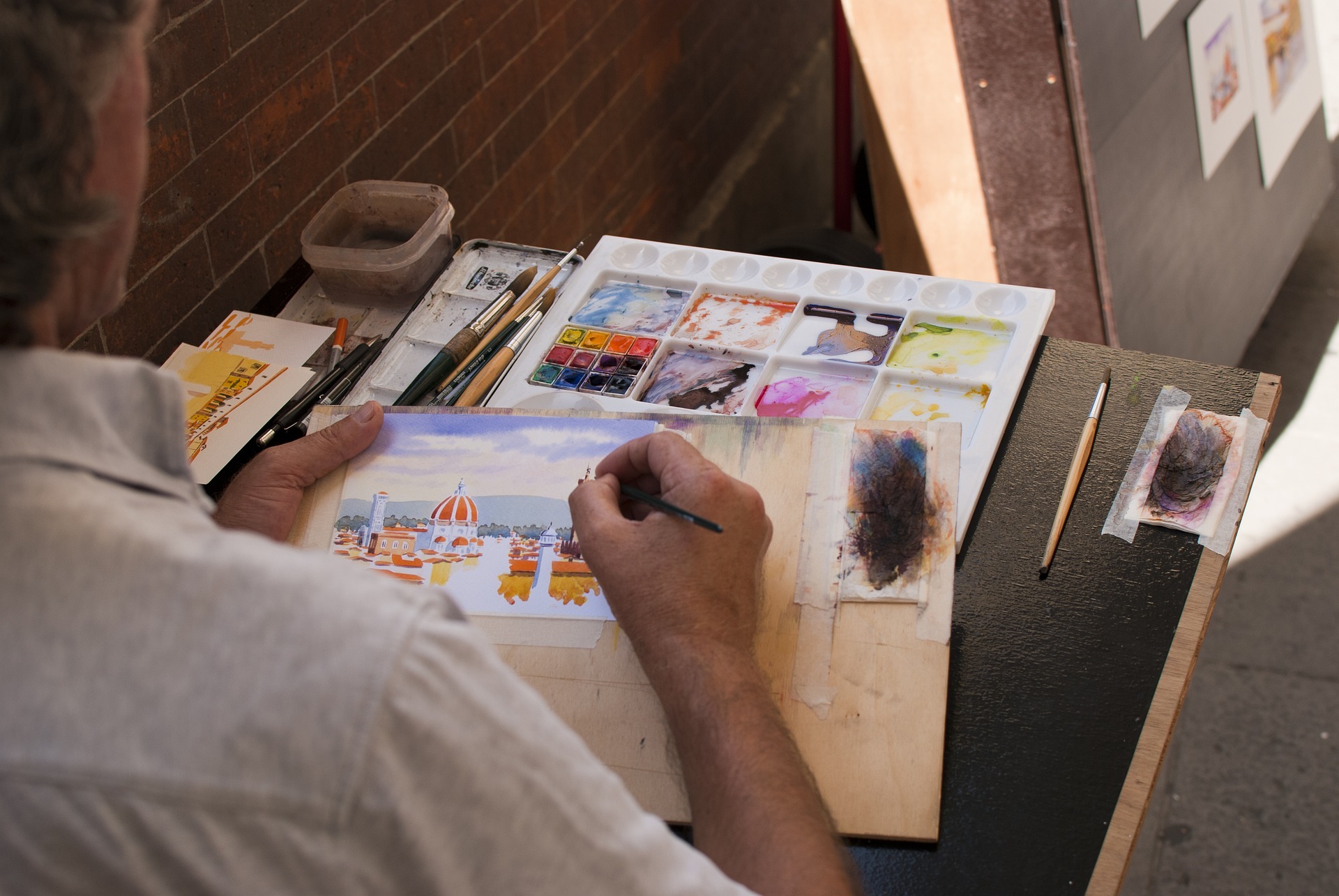 Man painting an acquerello in Florence