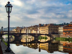 Scorcio di Firenze e il fiume Arno