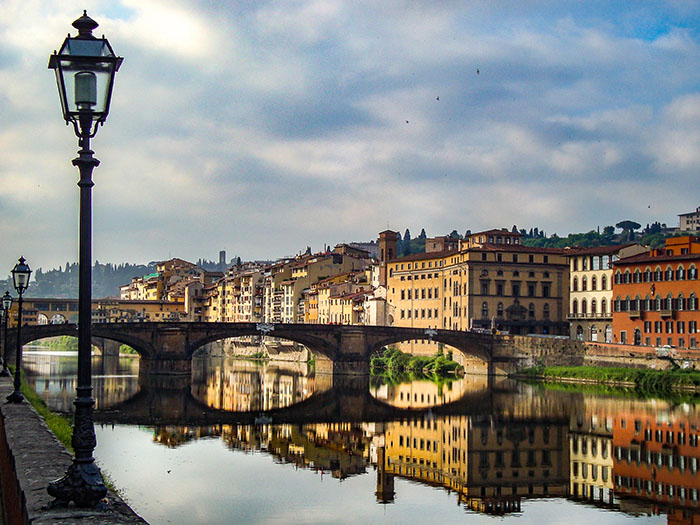 Ponte Vecchio und Ponte alla Grazie in Florenz