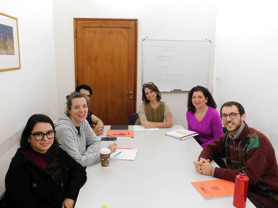 Estudiantes en un curso de italiano de grupo en Florencia